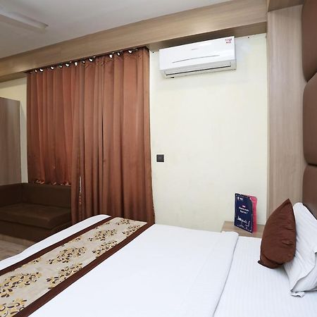 Capital O 5663 Gs Inn Chinhat Dış mekan fotoğraf