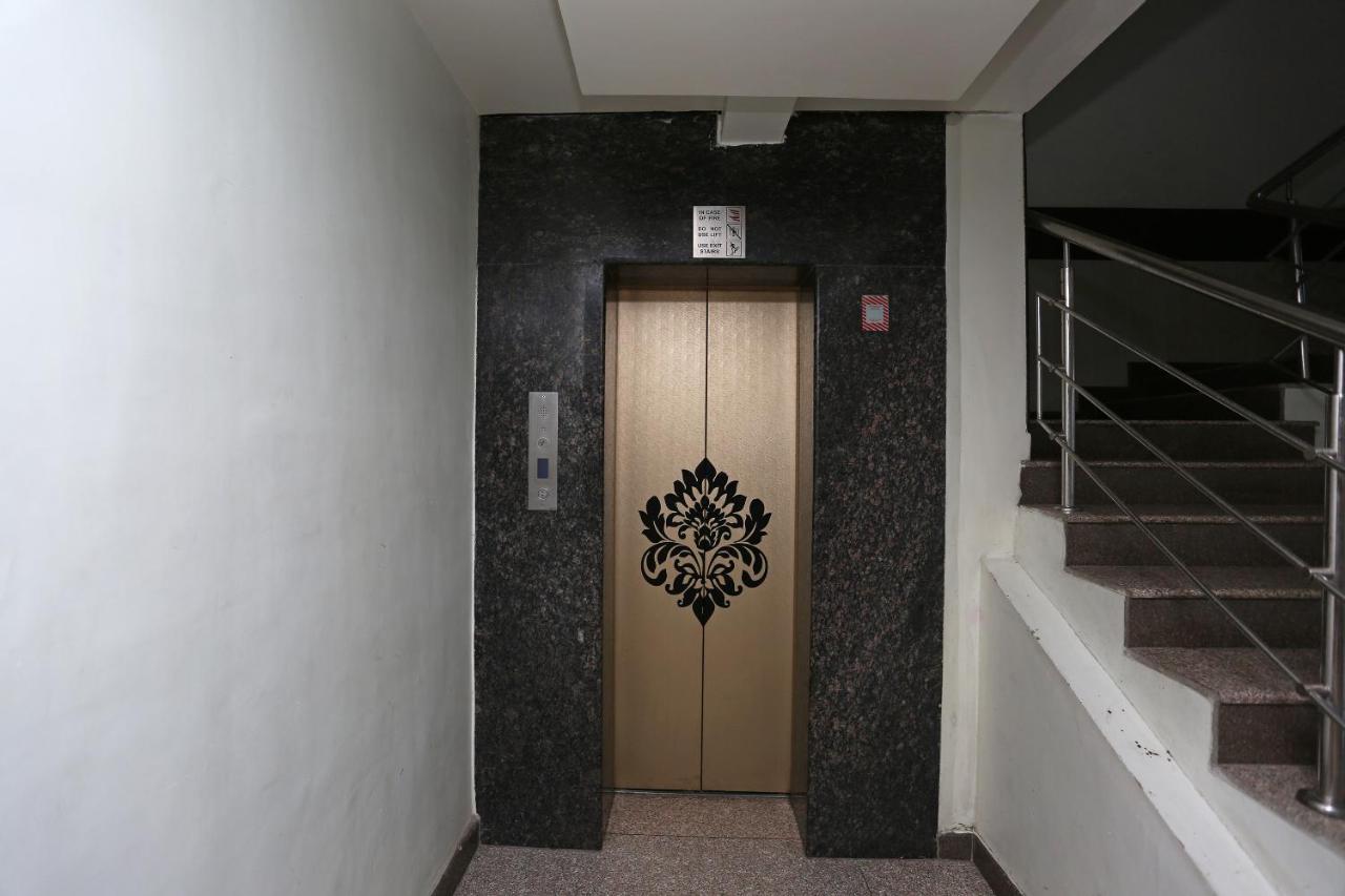 Capital O 5663 Gs Inn Chinhat Dış mekan fotoğraf
