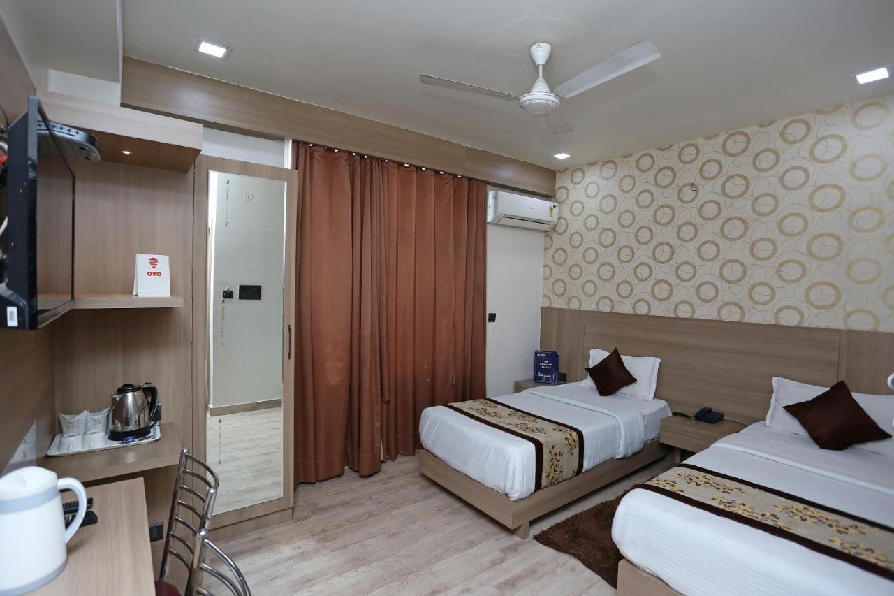 Capital O 5663 Gs Inn Chinhat Dış mekan fotoğraf