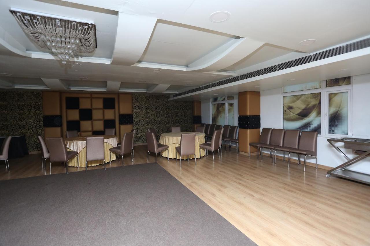 Capital O 5663 Gs Inn Chinhat Dış mekan fotoğraf