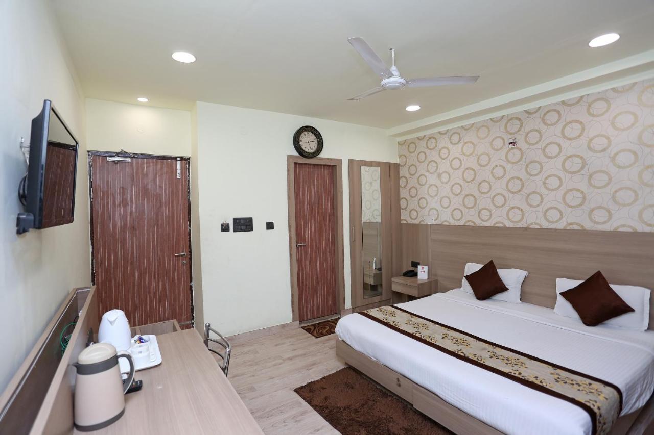 Capital O 5663 Gs Inn Chinhat Dış mekan fotoğraf