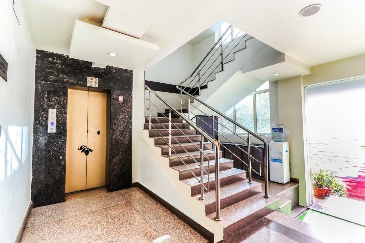 Capital O 5663 Gs Inn Chinhat Dış mekan fotoğraf