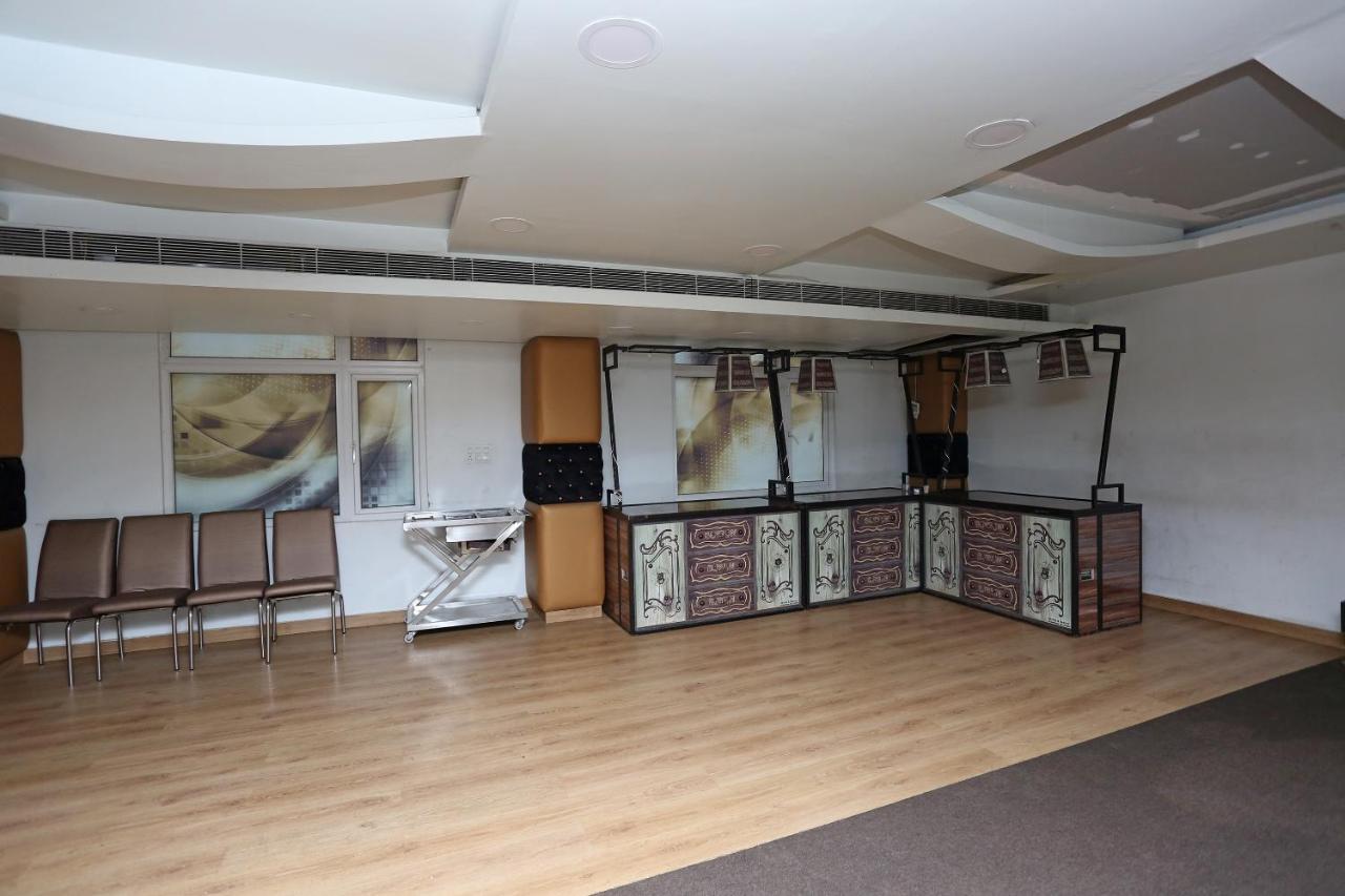Capital O 5663 Gs Inn Chinhat Dış mekan fotoğraf